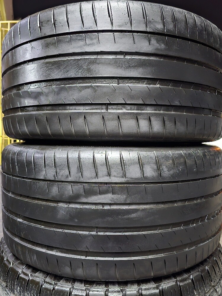 325-35-22,,,,Michelin brand - 4