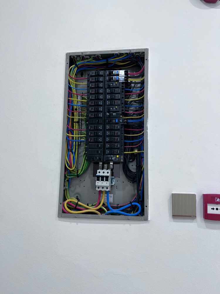 خدمات الكهرباء والسباكة - 4