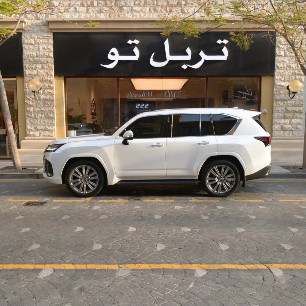 لكزس ال اكس 600 موديل 2022 - 4