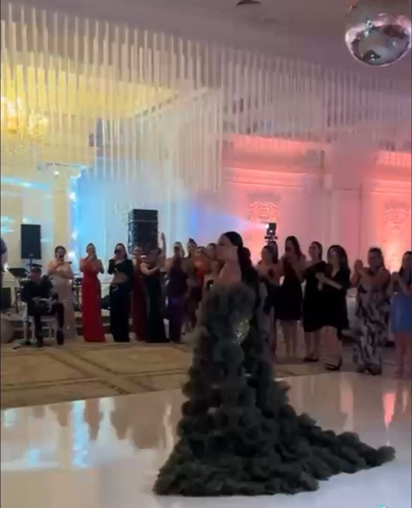 Dress with cutouts - 2