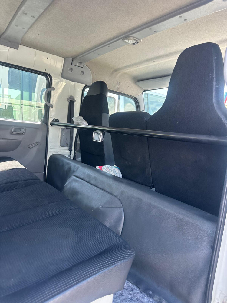 Mitsubishi Fuso with Refrigerator  - 12