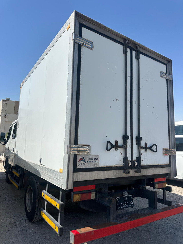 Mitsubishi Fuso with Refrigerator  - 13