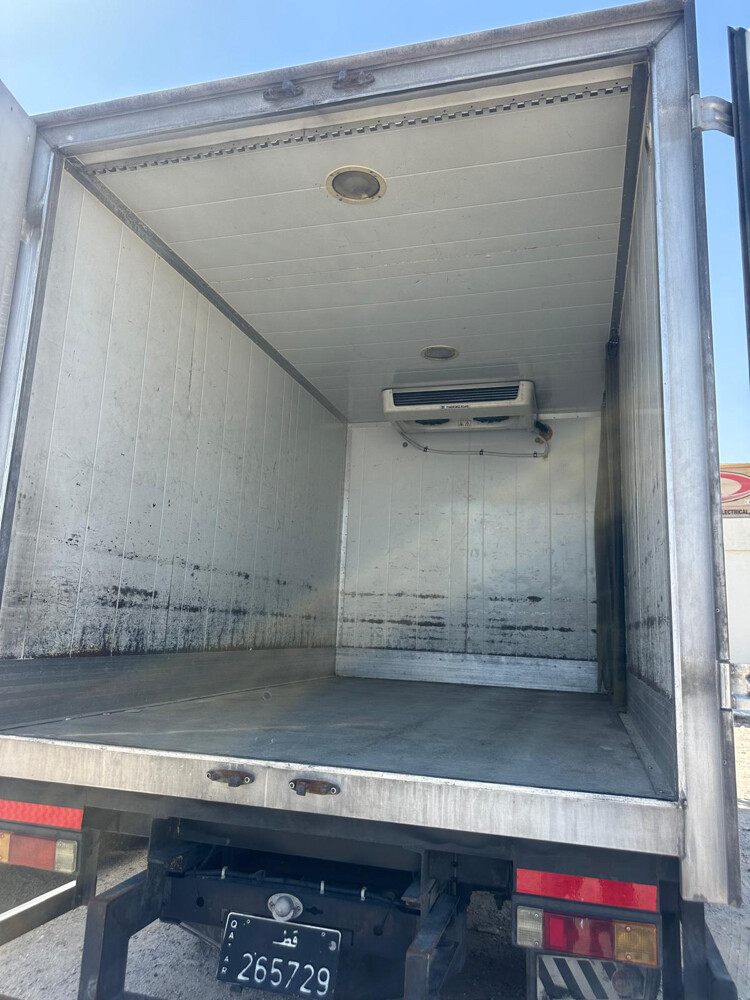 Mitsubishi Fuso with Refrigerator  - 7