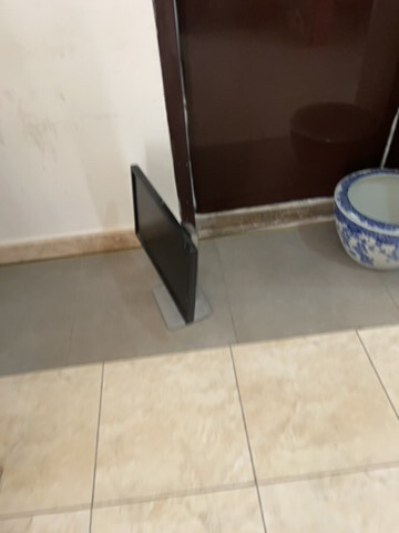 شاشة الكمبيوتر كبيره - 2