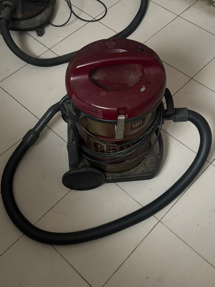 Hitachi vacuum cleaner  - 2