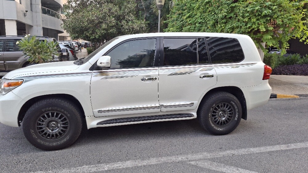 Toyota Land Cruiser 2010 - 7