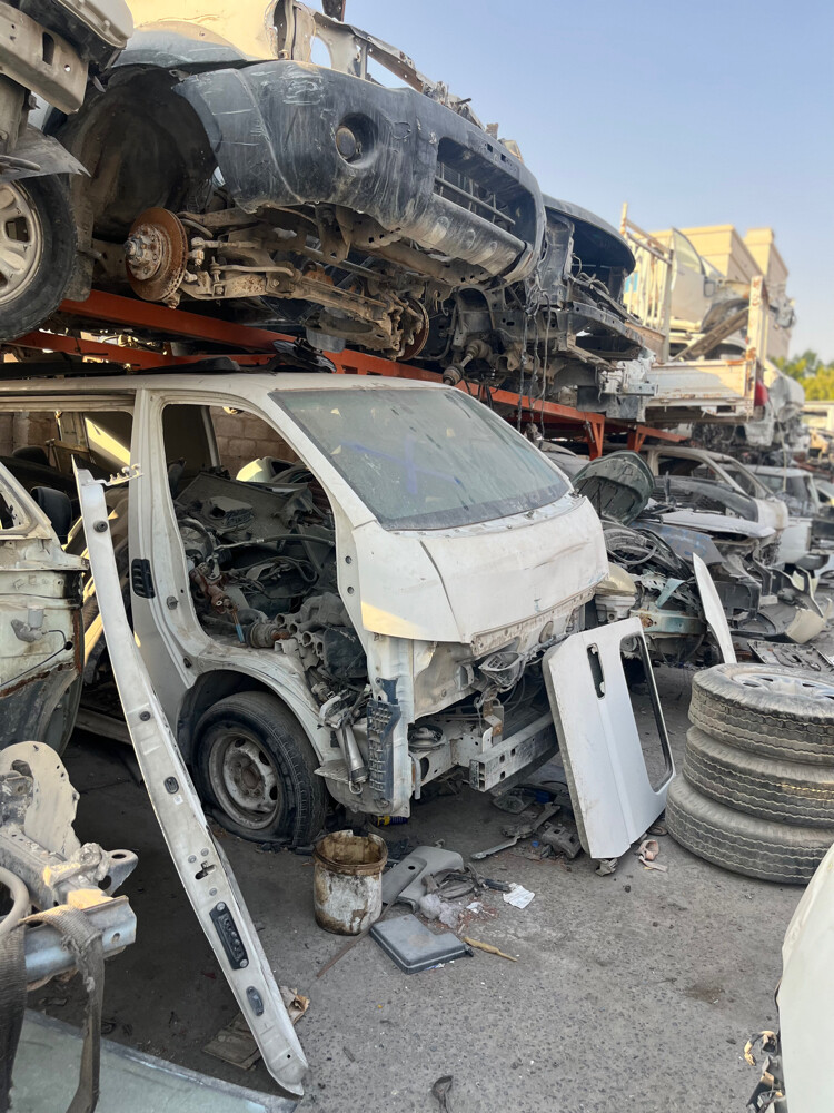 nissan urvan scrap - 1