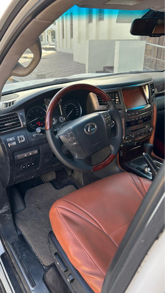 Lexus lx2011 - 4