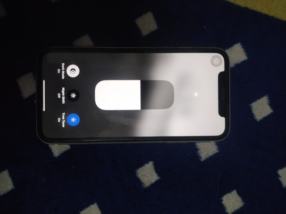 iphone xr - 2