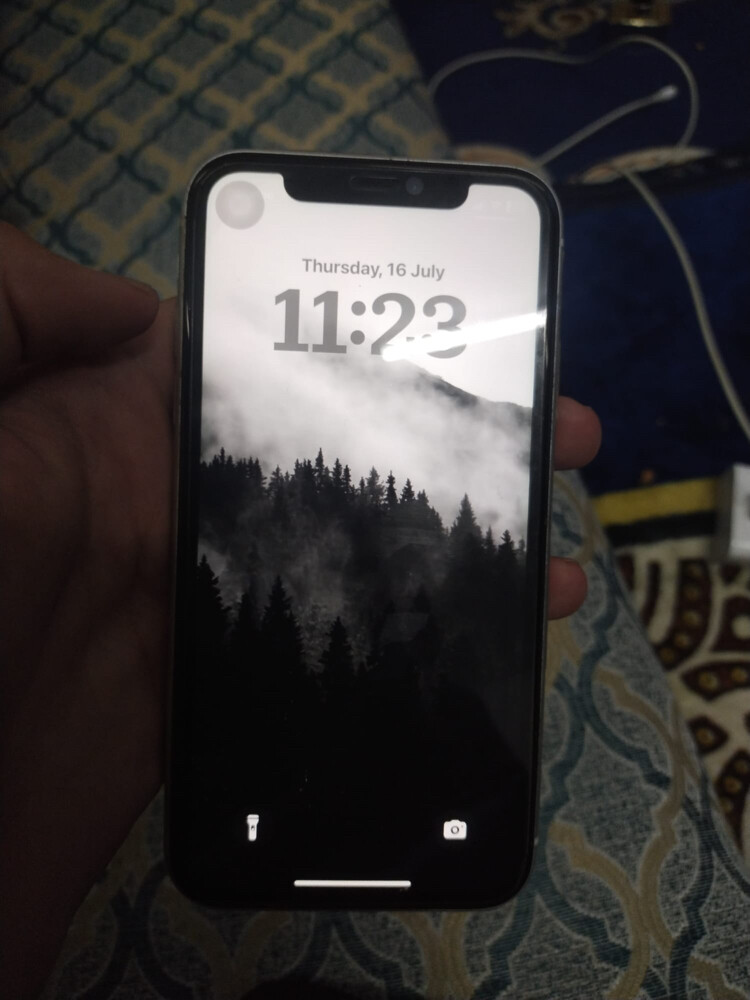 iphone xr - 6