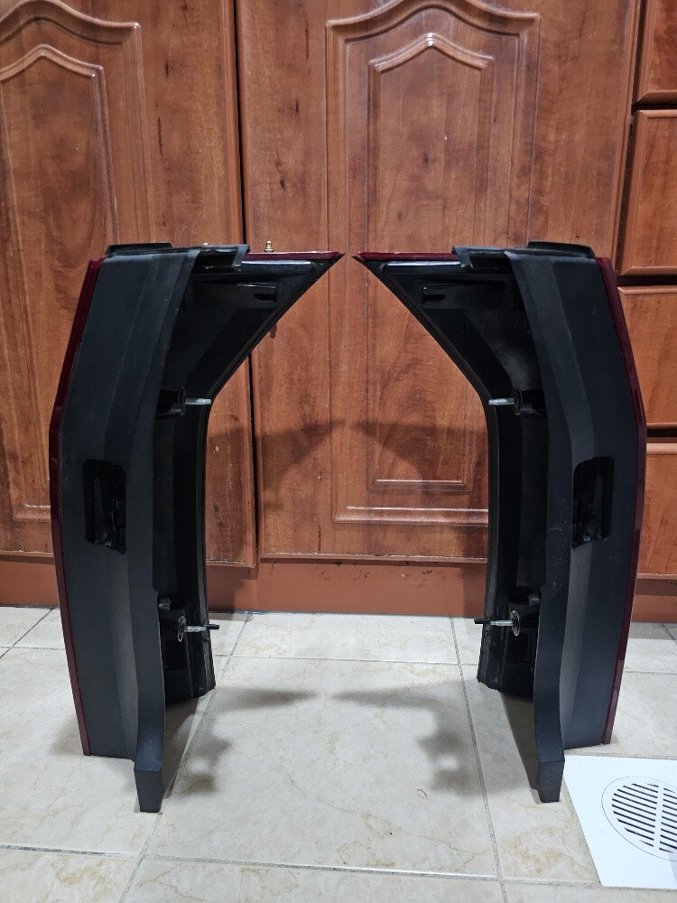 Brake Light for Cadillac SRX - 3