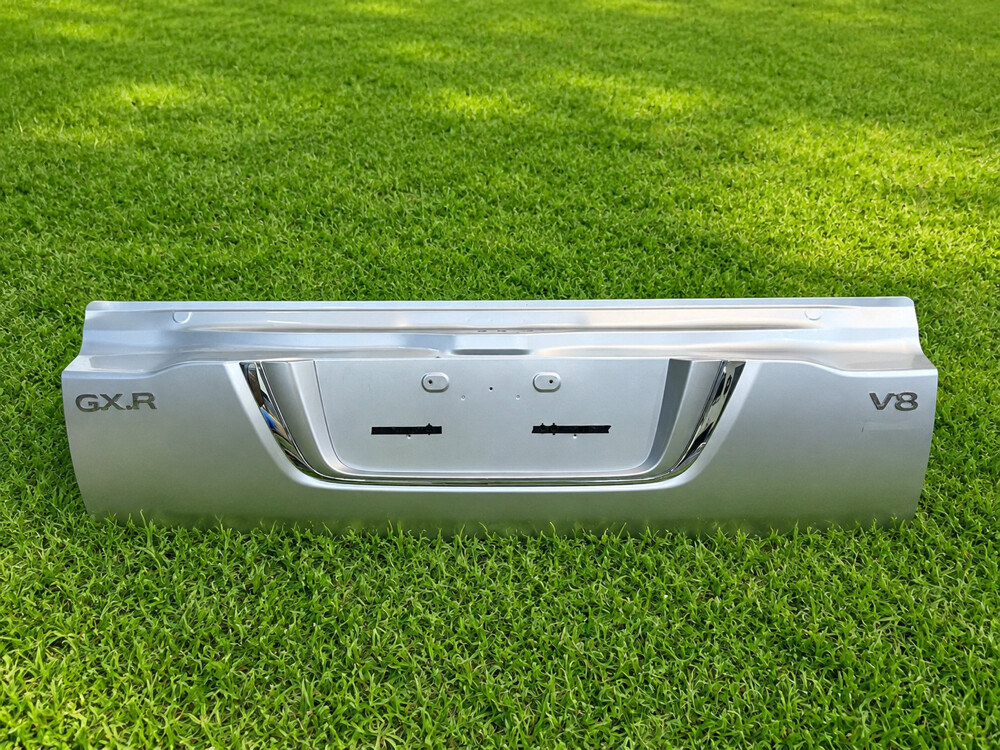 Toyota Lc200 gxr V8 lower tailgate - 1