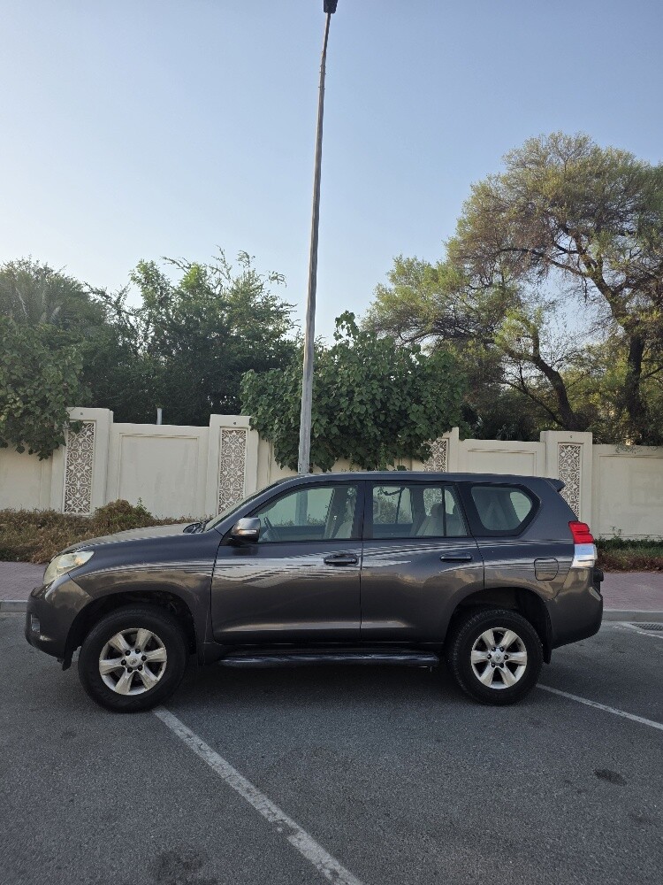 Toyota Prado 2011, 6 cylinder CLEAN - 8