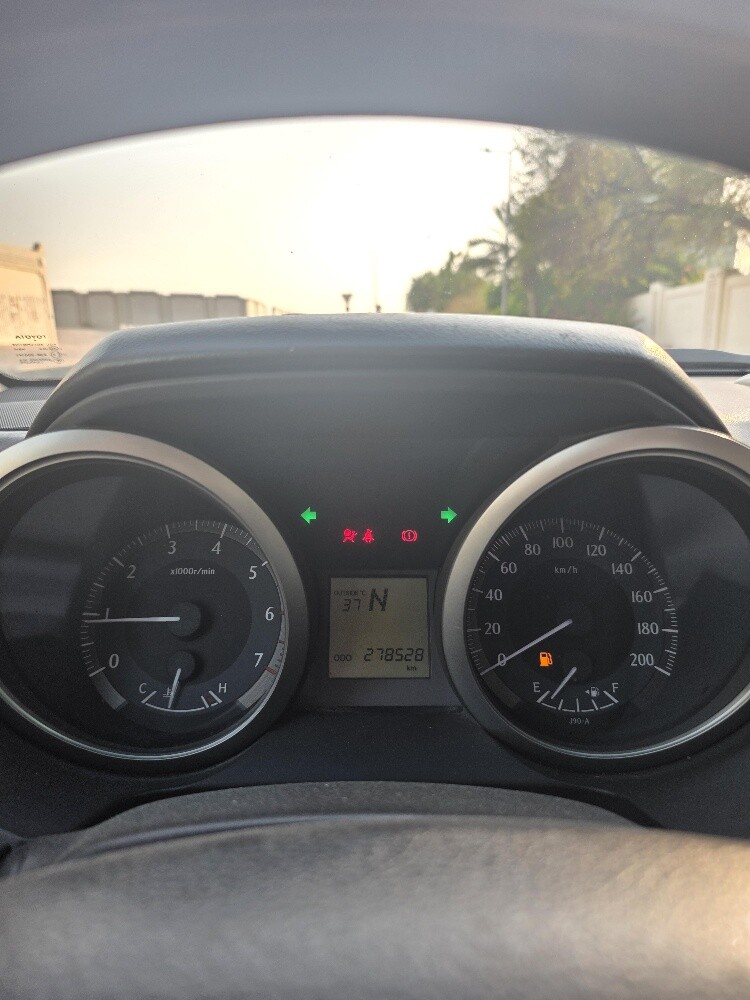 Toyota Prado 2011, 6 cylinder CLEAN - 6