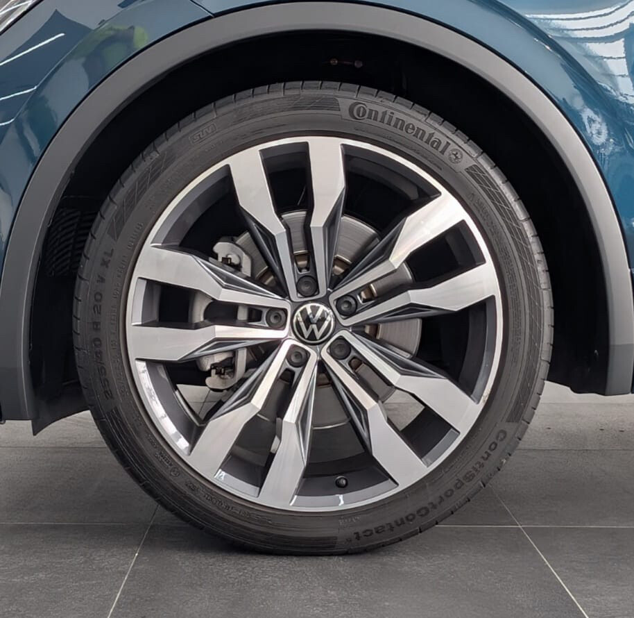 2023 Tiguan R.Line-Under Warranty - 9