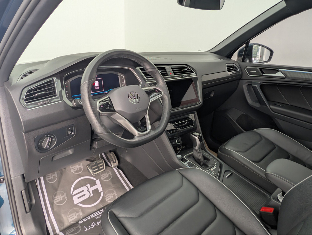 2023 Tiguan R.Line-Under Warranty - 7