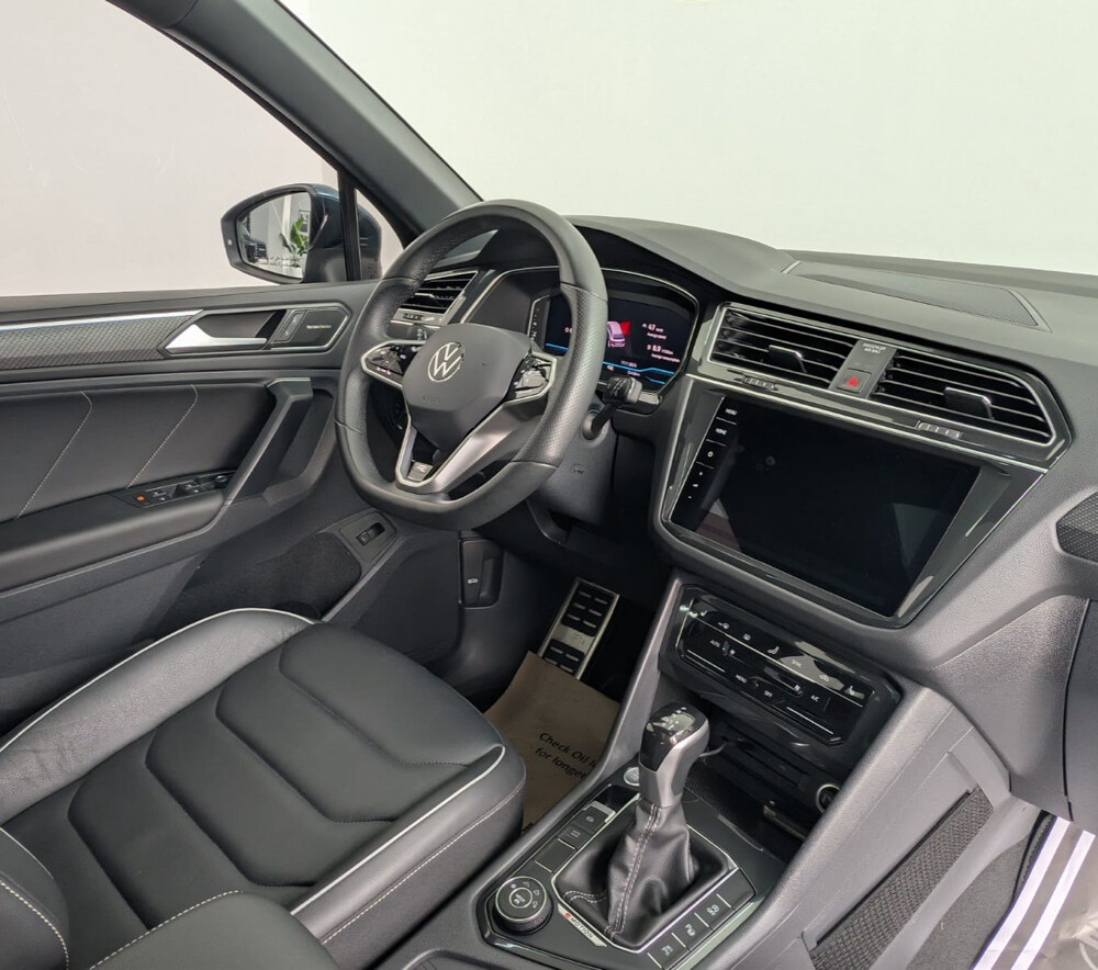 2023 Tiguan R.Line-Under Warranty - 6