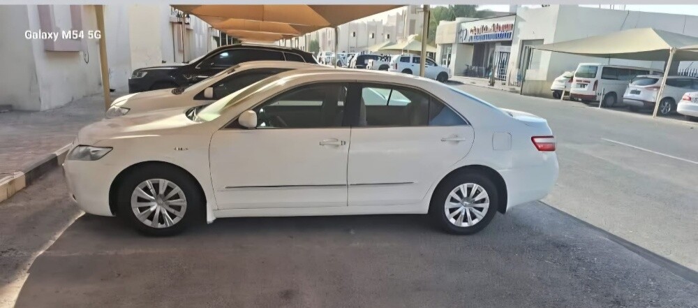 Toyota Camry in Excellent Condition - 3
