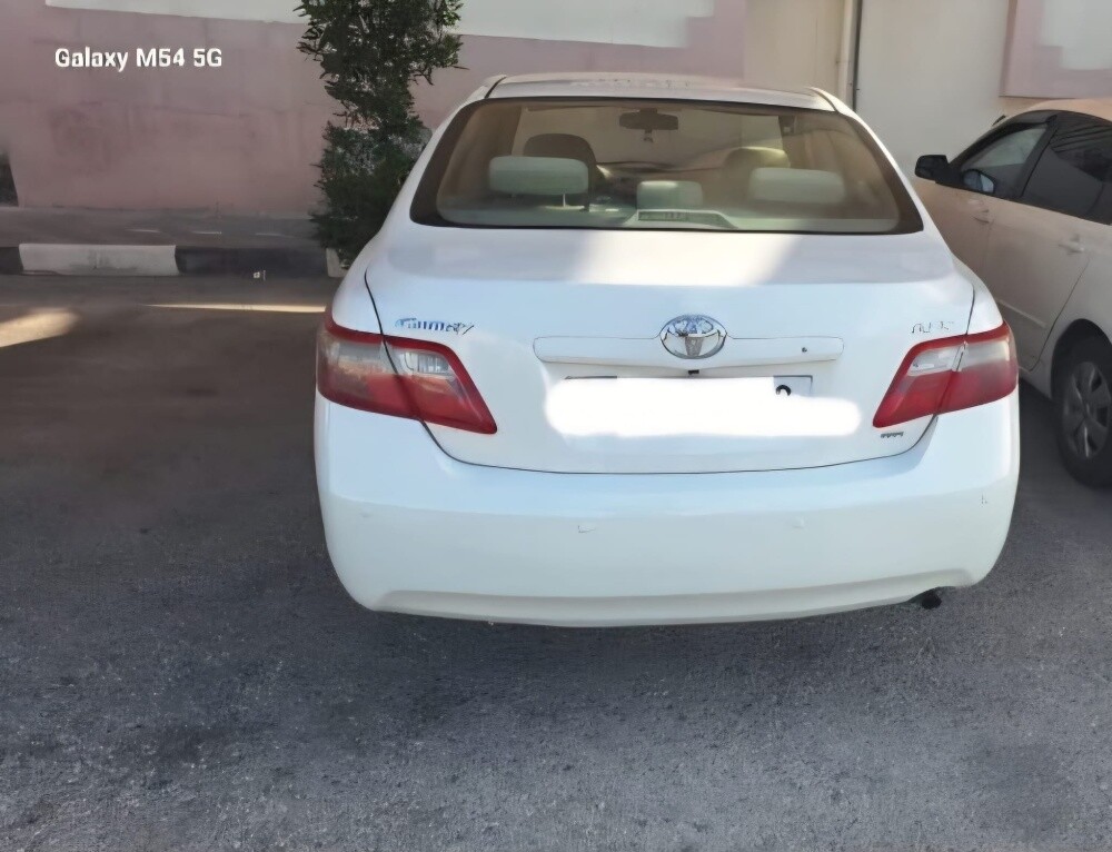Toyota Camry in Excellent Condition - 2