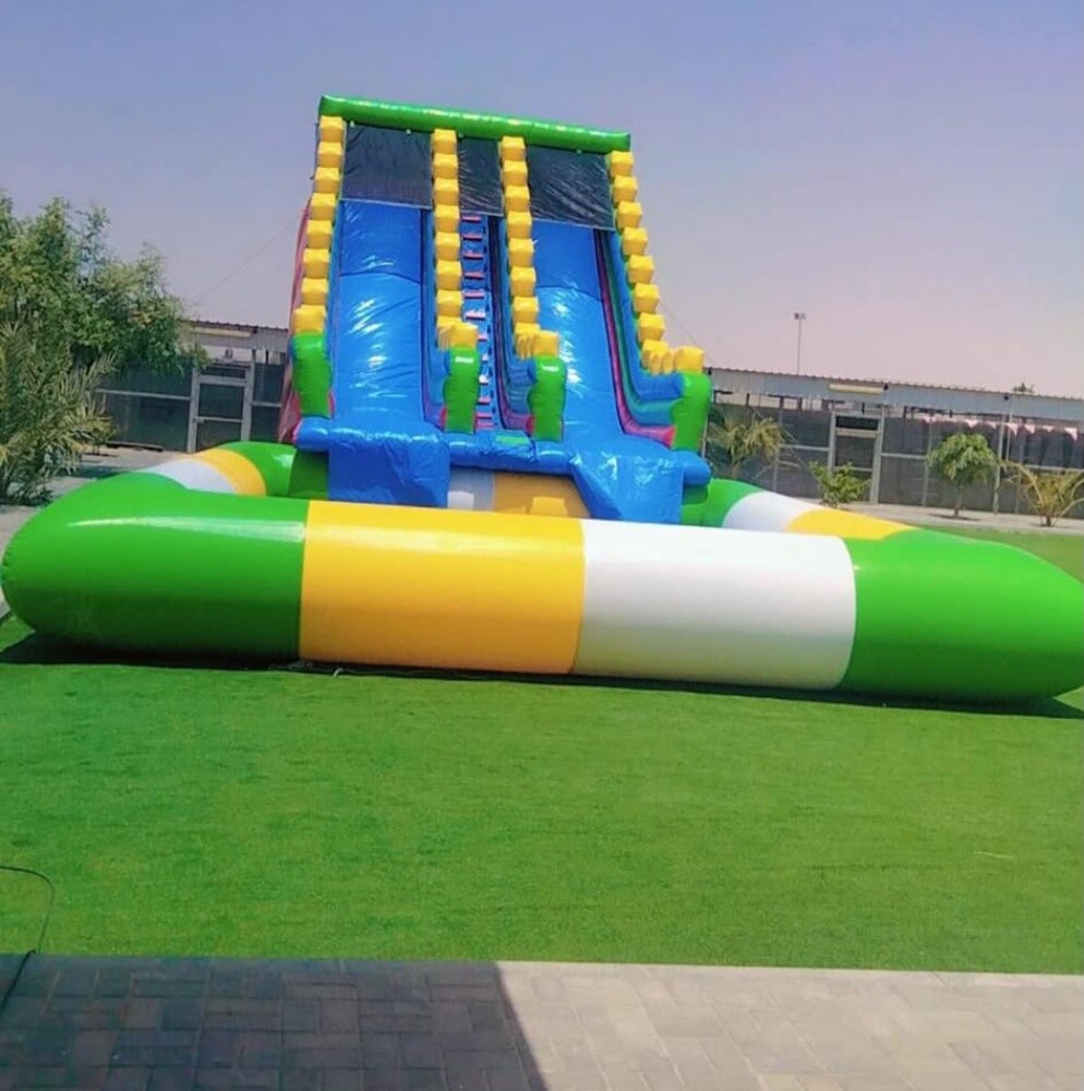 Slide, bounce and swimming pool - 24