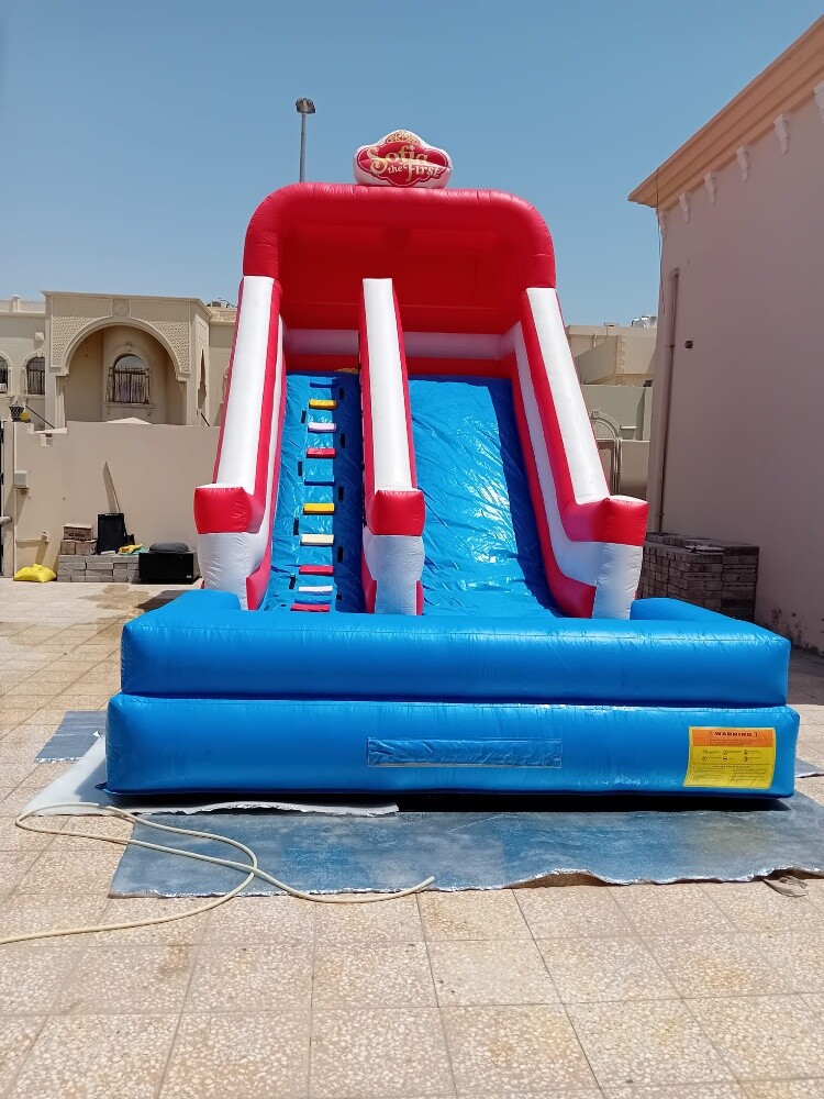 Slide, bounce and swimming pool - 22