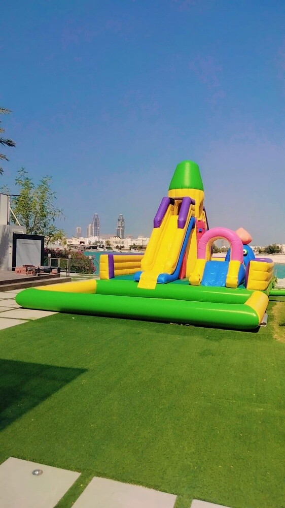 Slide, bounce and swimming pool - 20