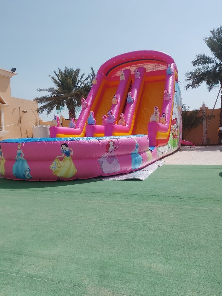 Slide, bounce and swimming pool - 30