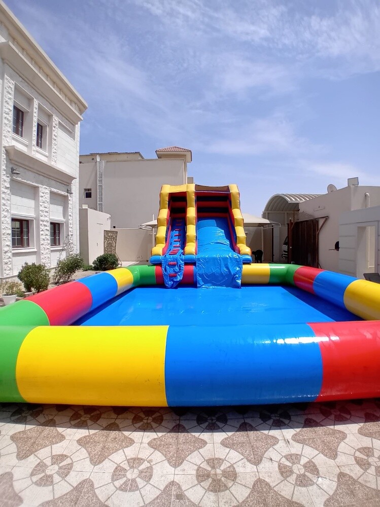 Slide, bounce and swimming pool - 25