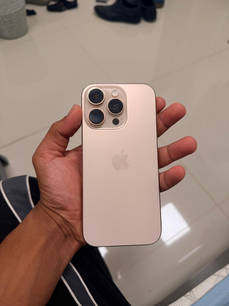 iPhone 16 pro 128gb - 1