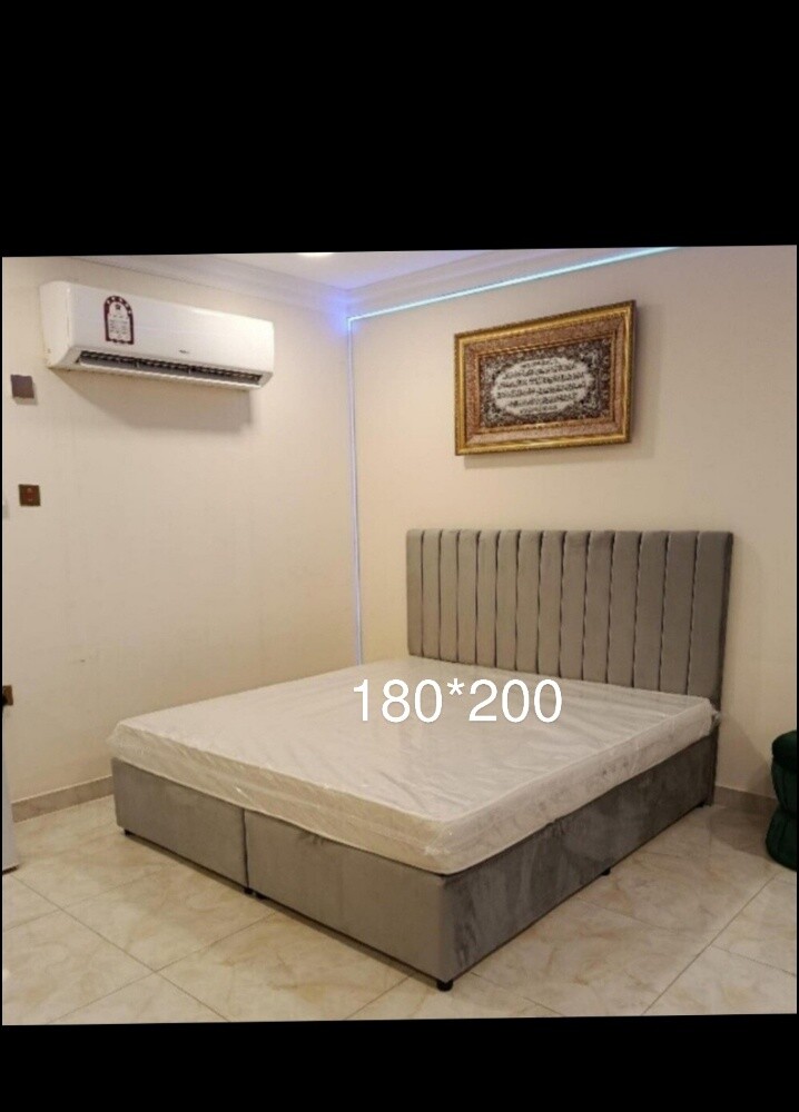 Double bed, single bed available - 2