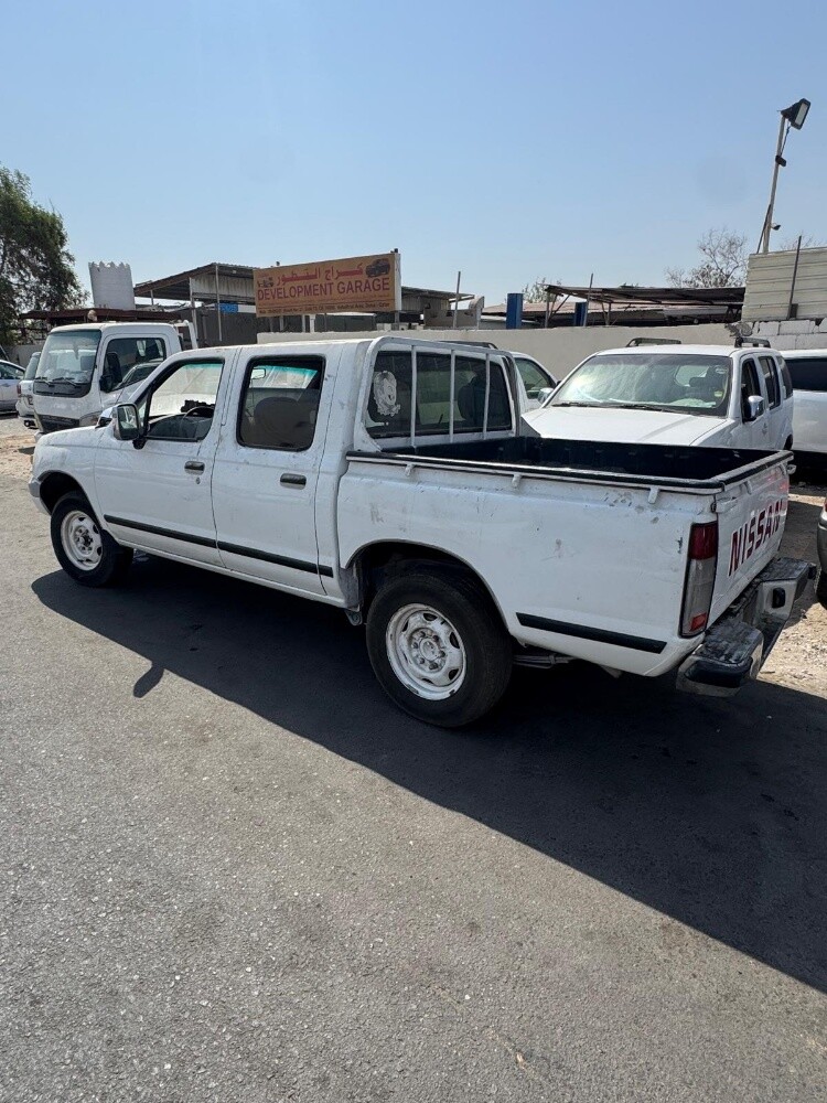 Nissan Pickup Double cabin 2008 - 7