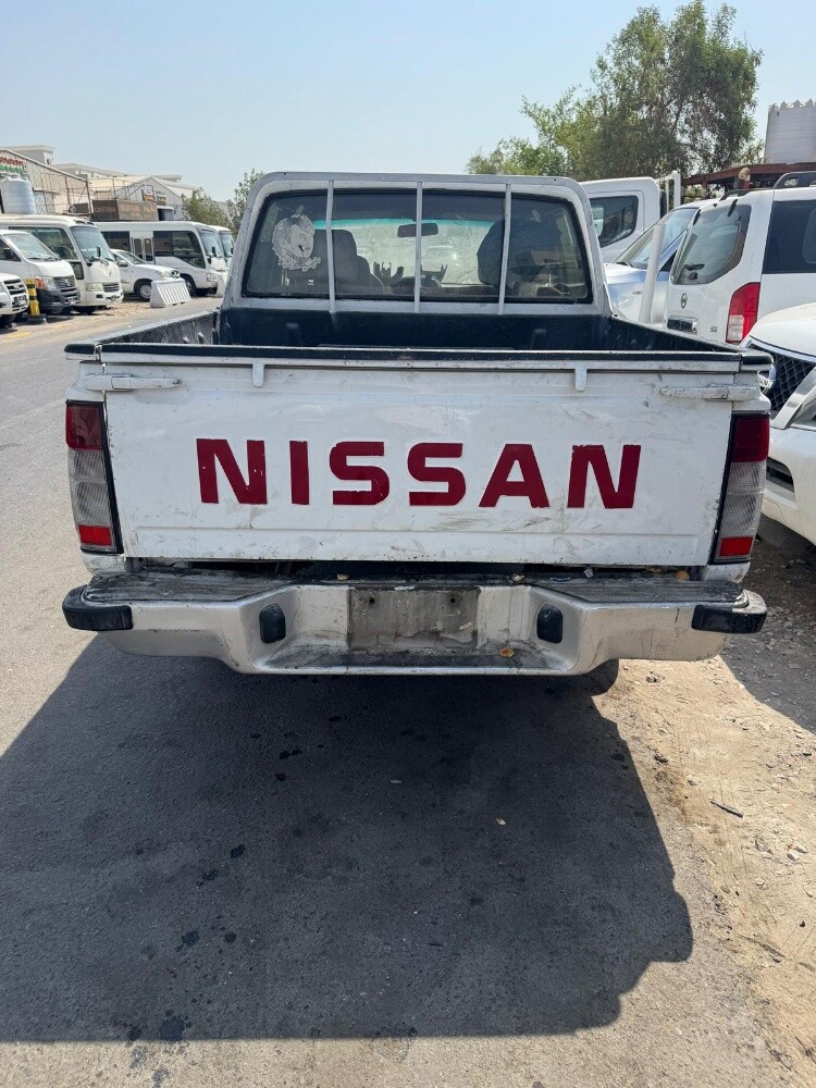 Nissan Pickup Double cabin 2008 - 9