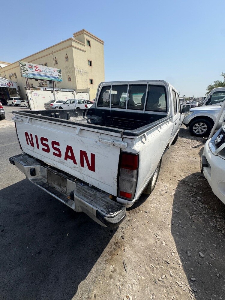 Nissan Pickup Double cabin 2008 - 12