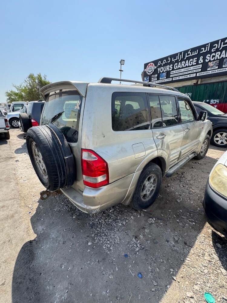 Mitsubishi Pajero 2002 - 14