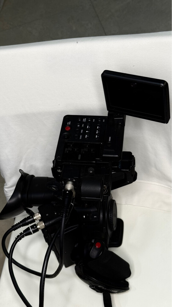 Canon C300 Mark II - 6