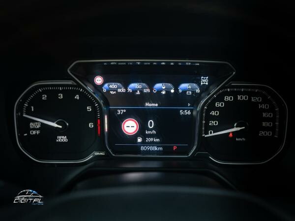GMC Yukon AT4 - 4