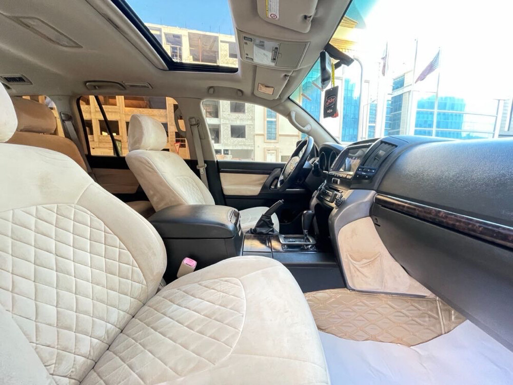 Toyota Land Cruiser VXR 2009    - 11