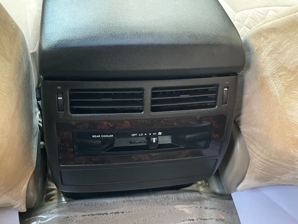 Toyota Land Cruiser VXR 2009    - 10