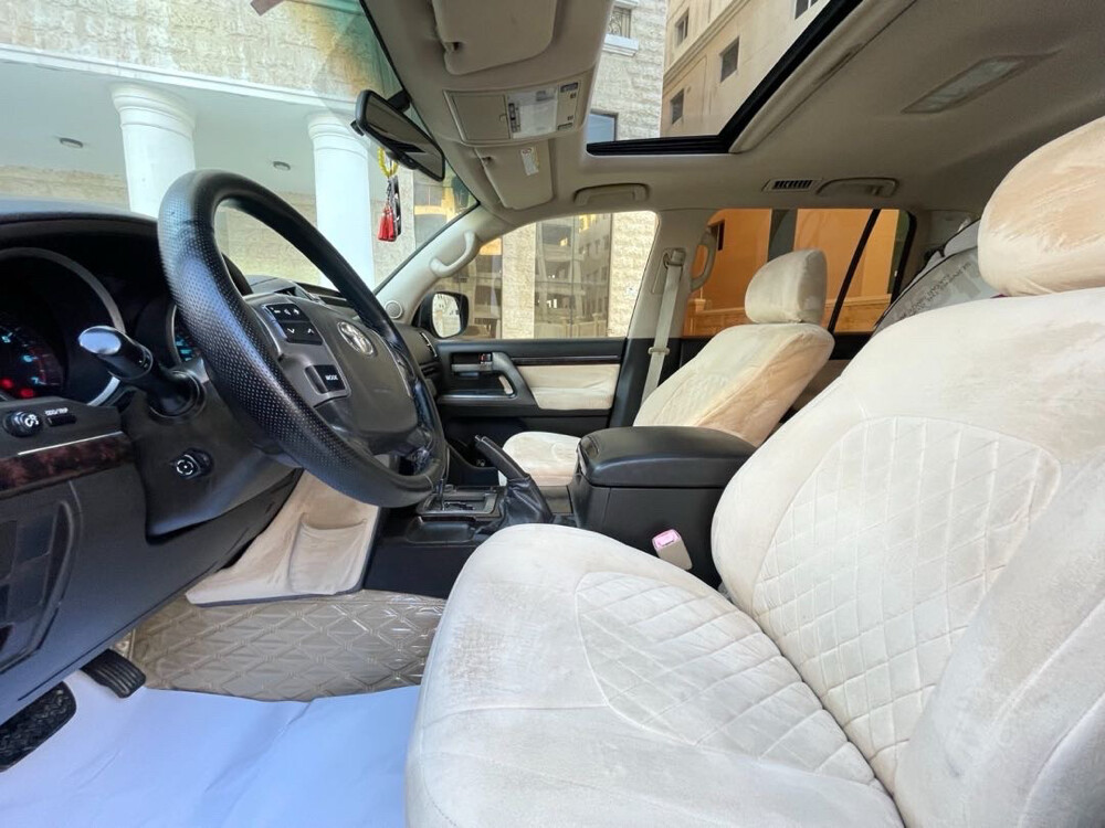 Toyota Land Cruiser VXR 2009    - 12