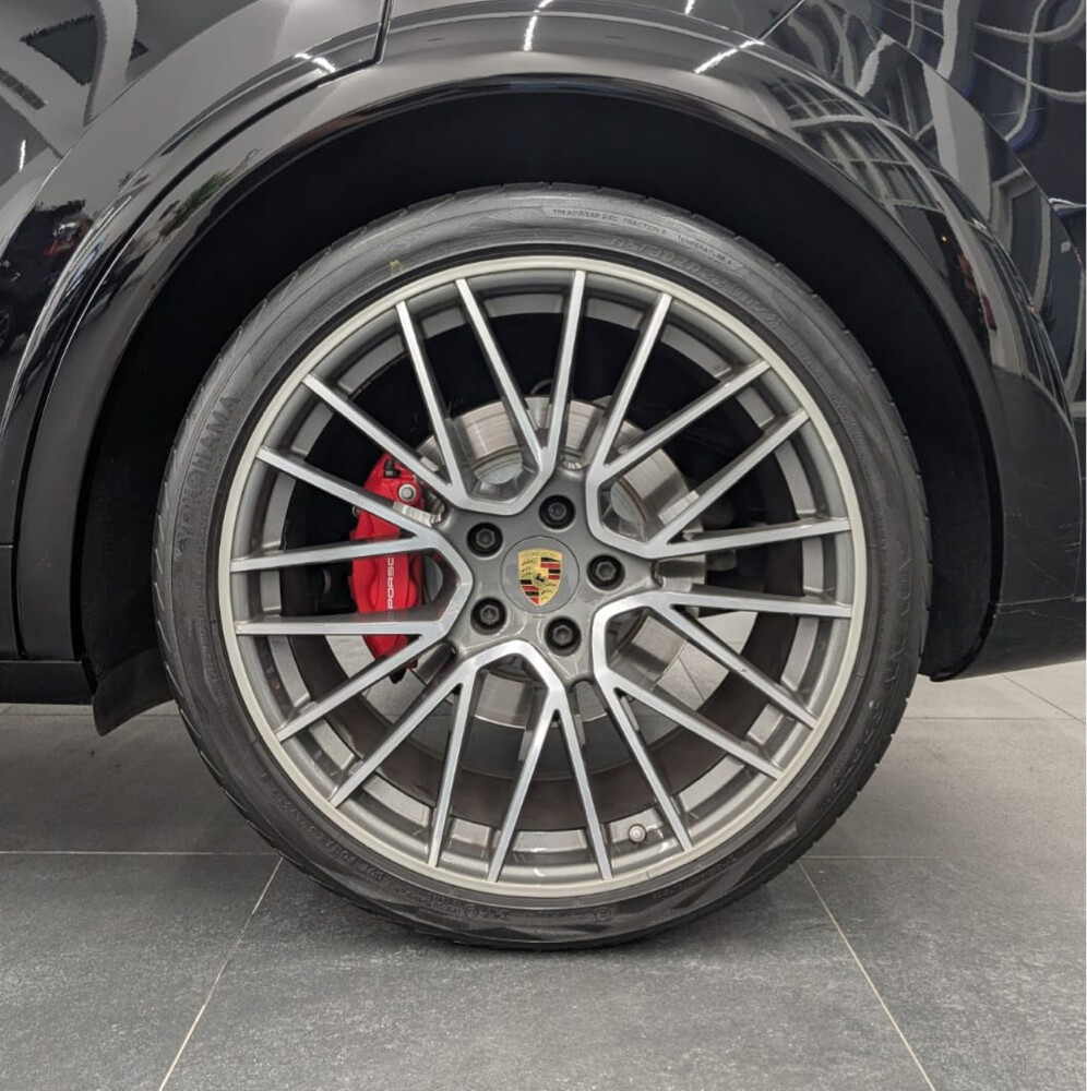 2021 Porsche Cayenne GTS - 10