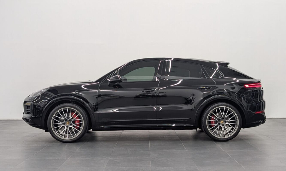 2021 Porsche Cayenne GTS - 6