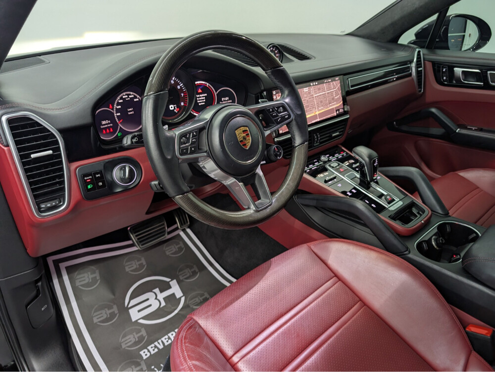 2021 Porsche Cayenne GTS - 3