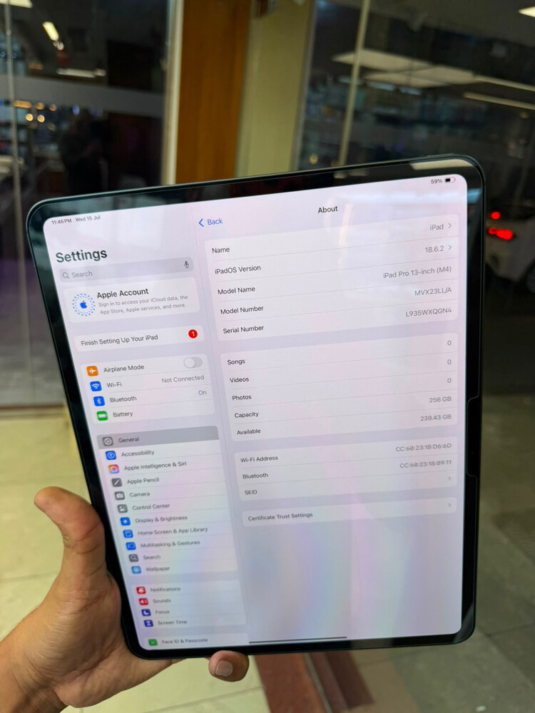 iPad Pro m4 13 - inch 256 gb  - 2
