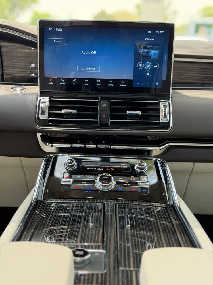 Lincoln Navigator - 14