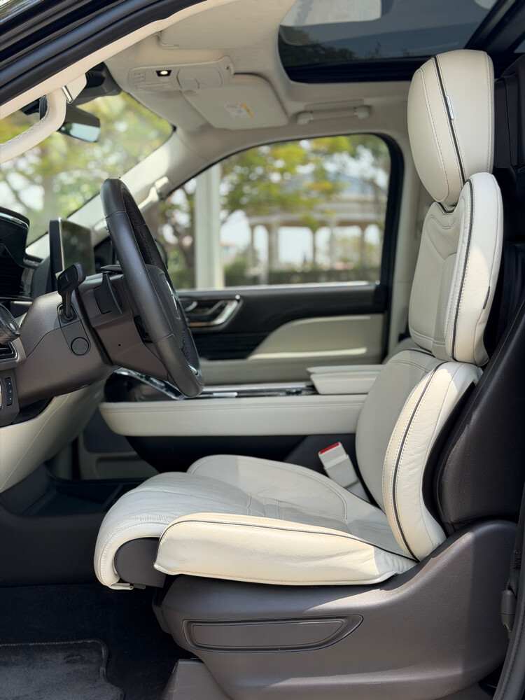 Lincoln Navigator - 11