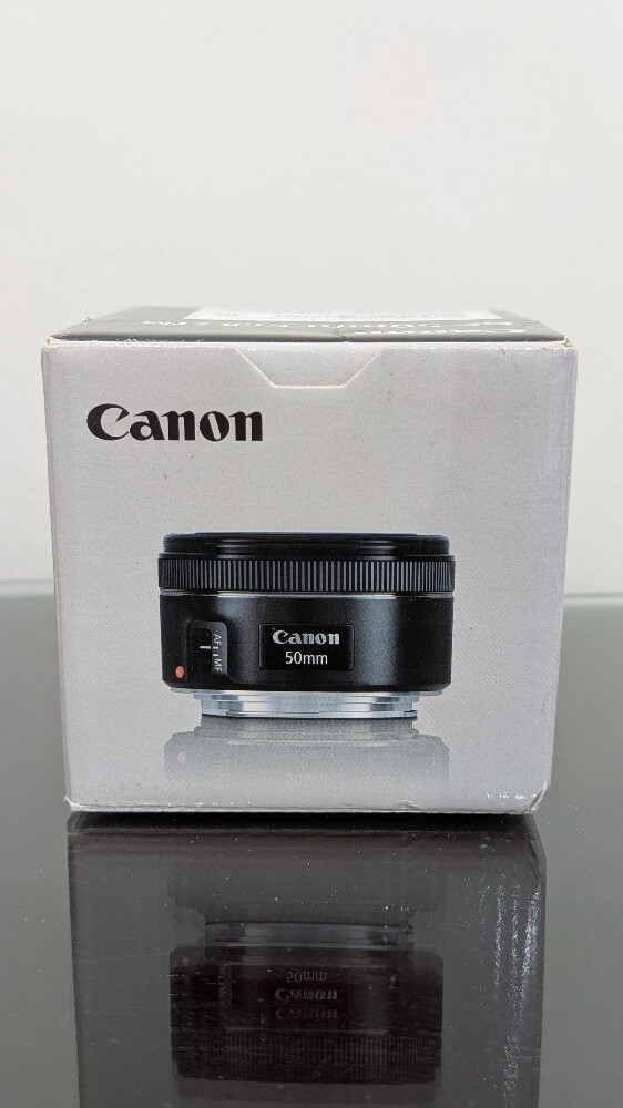 Canon EF 50mm f/1.8 - 1