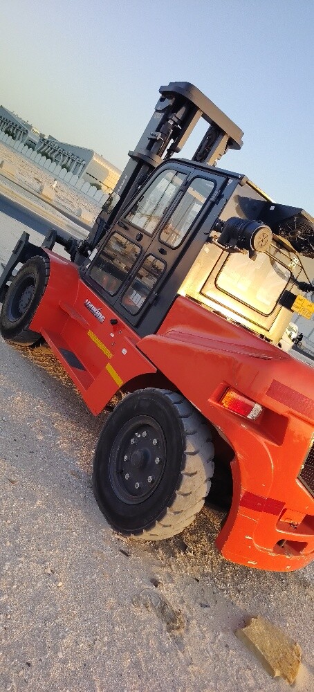 Professional Forklift Rental Servic - 1