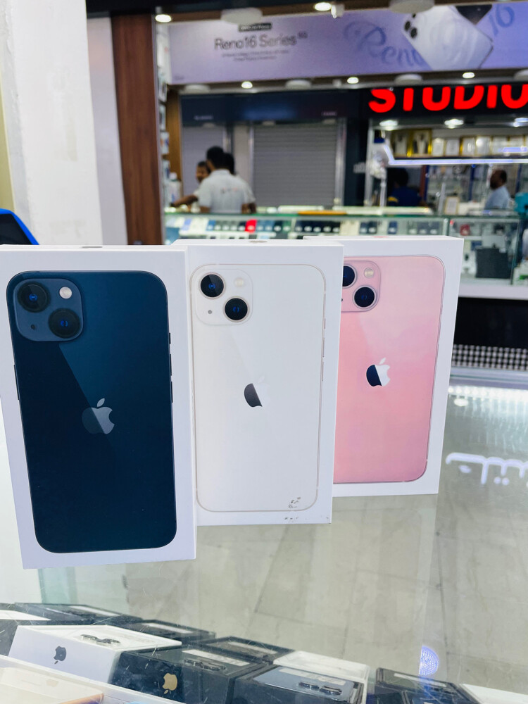 iPhone 13 ..128 GB .. new condition - 4