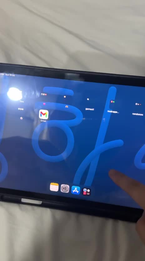 256gb Apple 9th Gen w/o Charger - 7