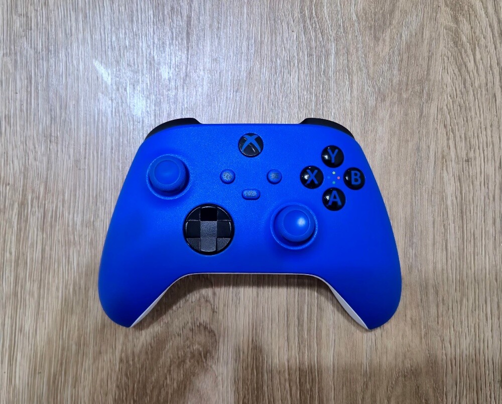 blue Xbox series x controller - 1